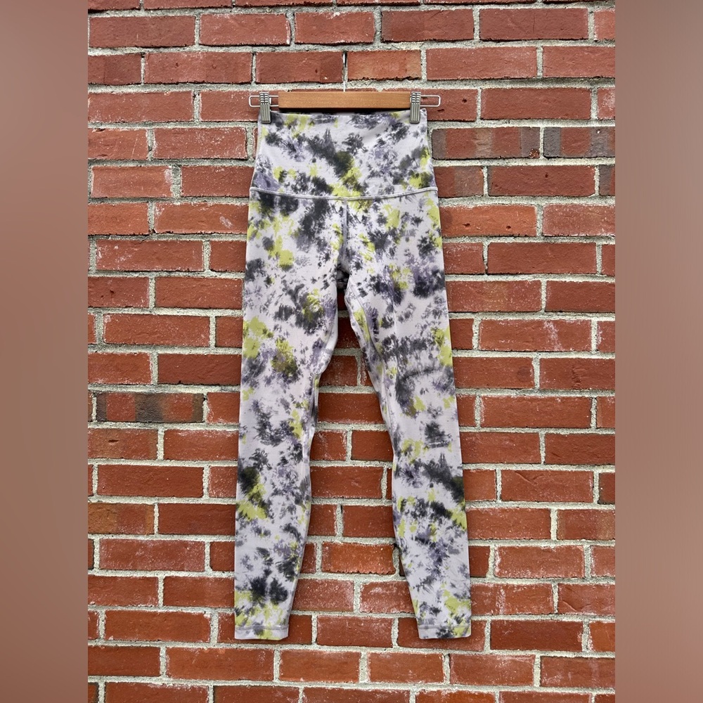 Lululemon Align high-rise pants. Size 6. Like new condition.